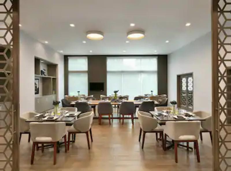 Embassy Suites By Hilton Atlanta Midtown Екстер'єр фото
