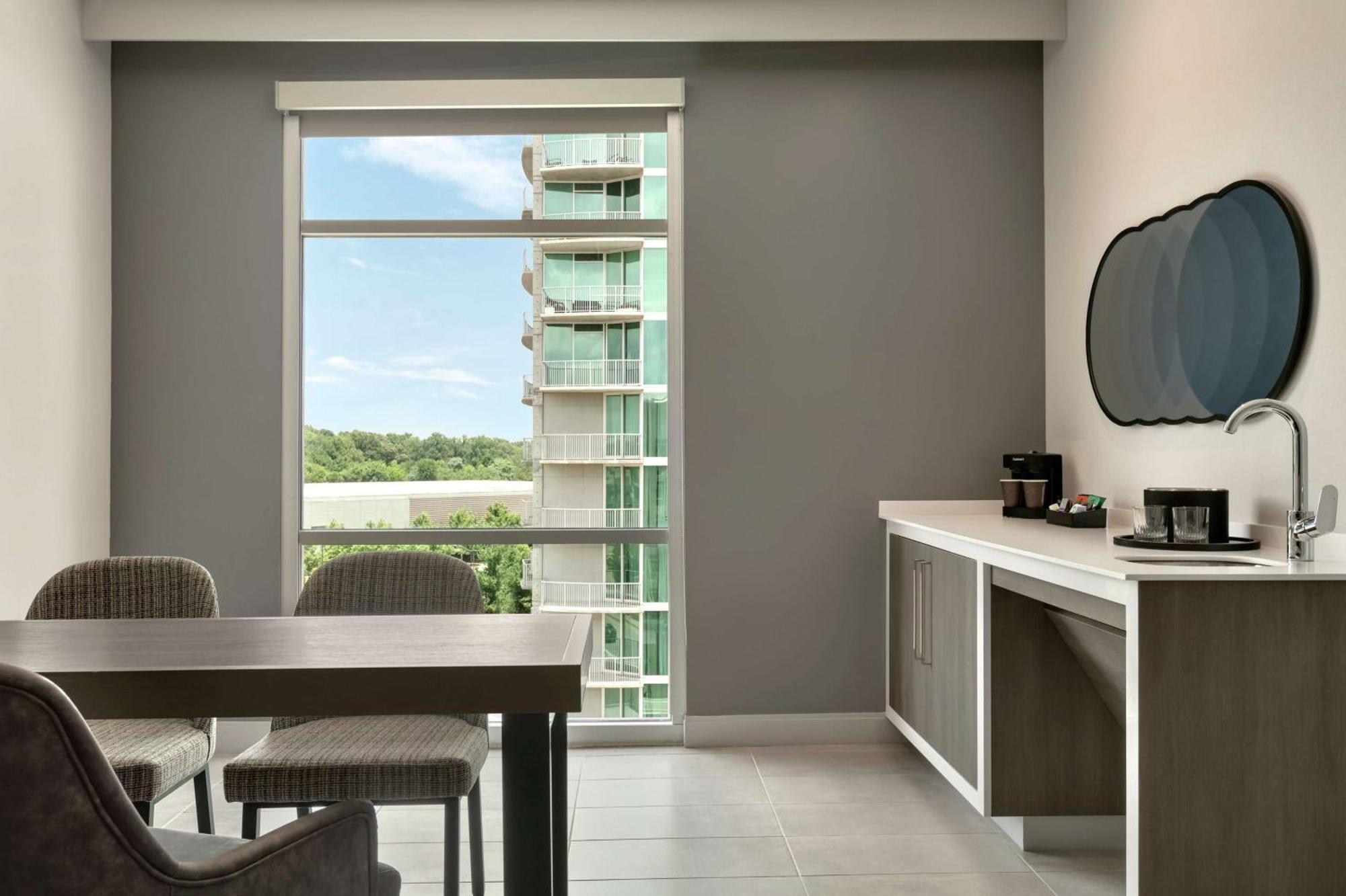 Embassy Suites By Hilton Atlanta Midtown Екстер'єр фото