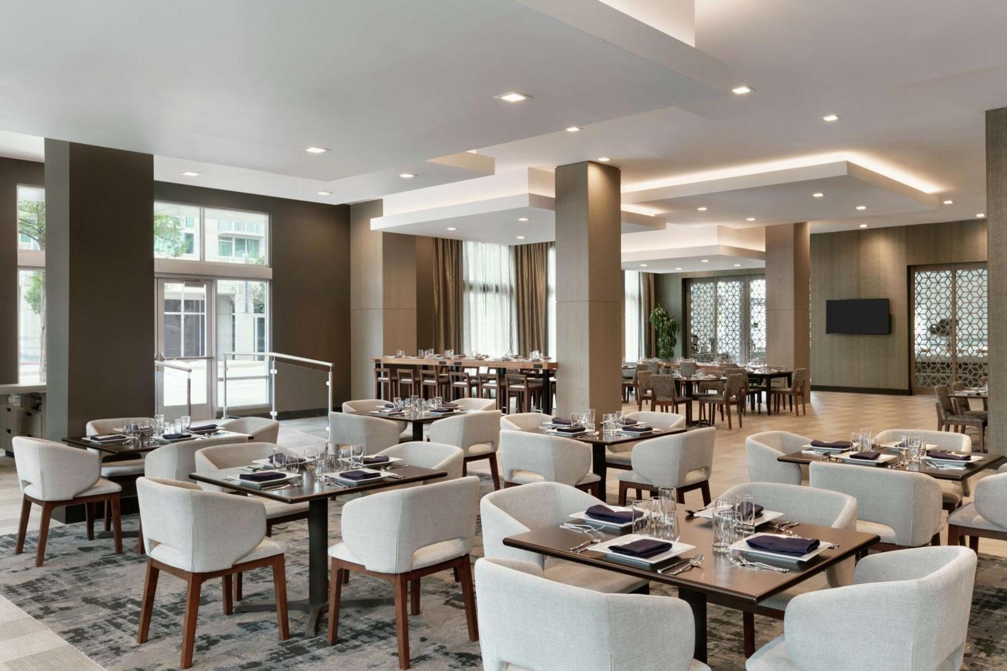 Embassy Suites By Hilton Atlanta Midtown Екстер'єр фото