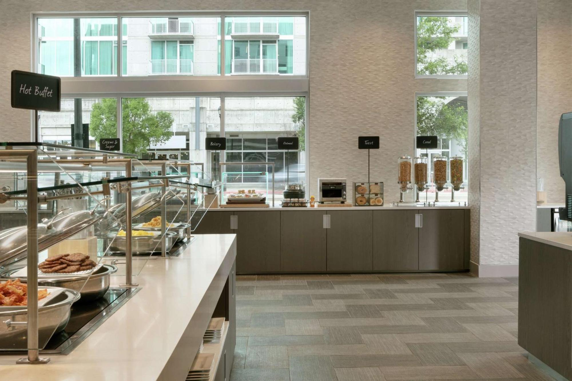 Embassy Suites By Hilton Atlanta Midtown Екстер'єр фото